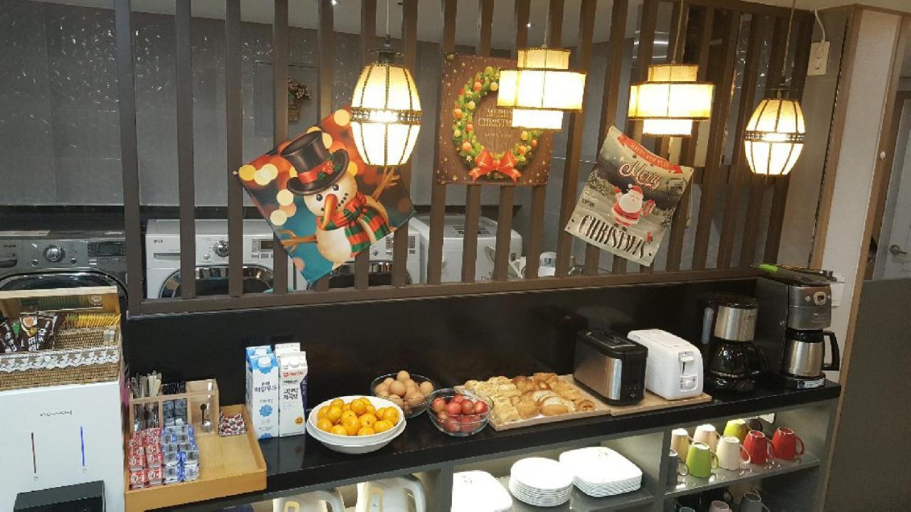 J-Honor Guesthouse Сеул Екстер'єр фото