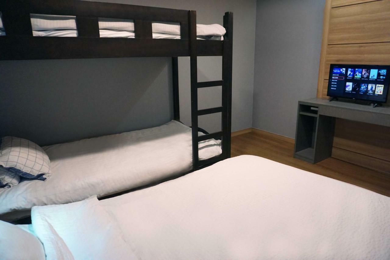 J-Honor Guesthouse Сеул Екстер'єр фото
