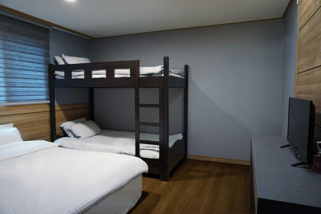 J-Honor Guesthouse Сеул Екстер'єр фото