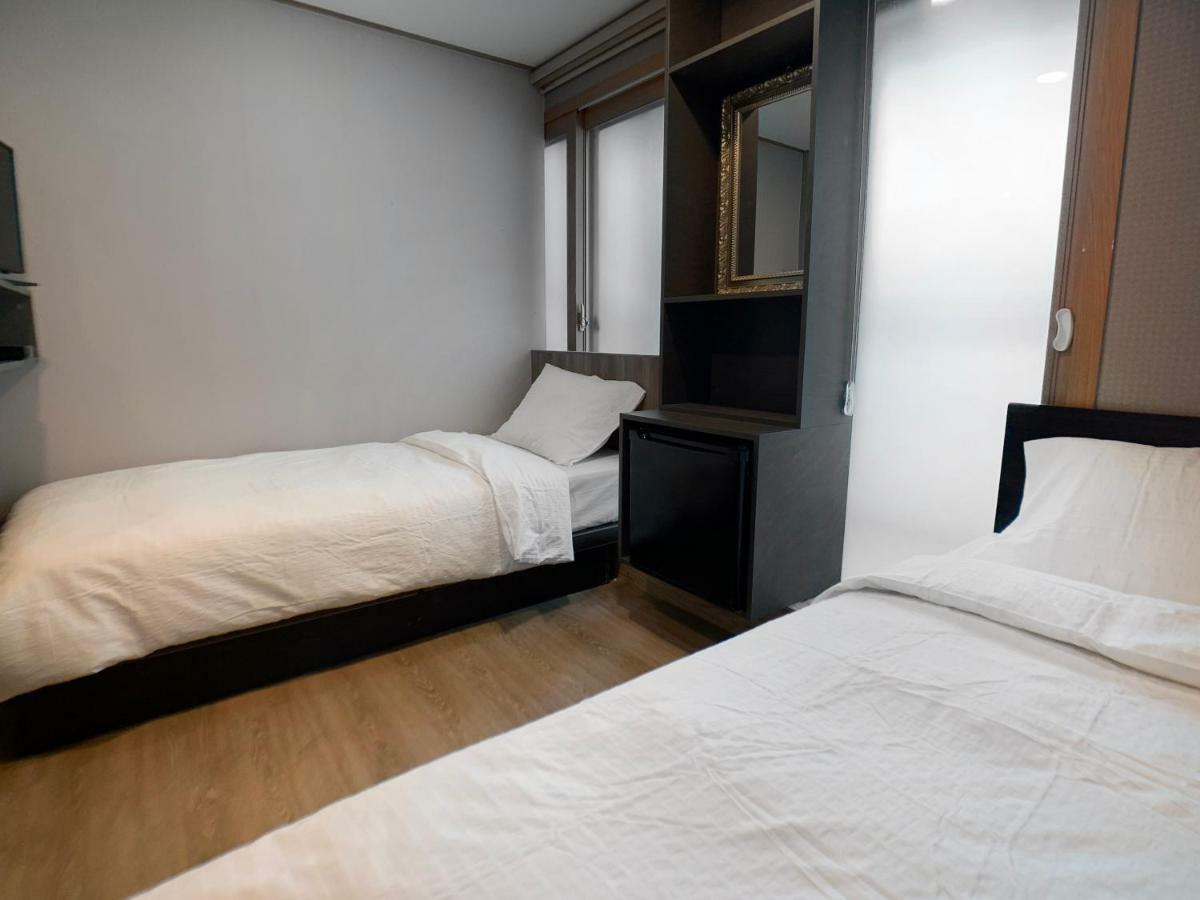 J-Honor Guesthouse Сеул Екстер'єр фото